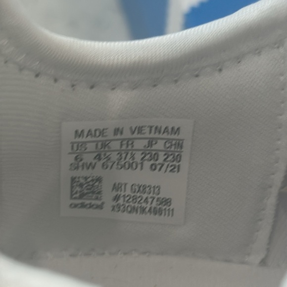 Adidas NMD R1 Primeblue Women’s Size 6 White NEW WITH BOX AND TAG - Picture 7 of 11